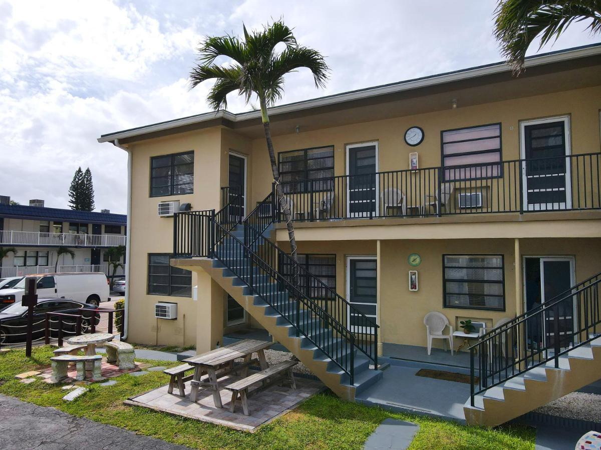 Tropic Isle Hotel & Apartment ハリウッド エクステリア 写真
