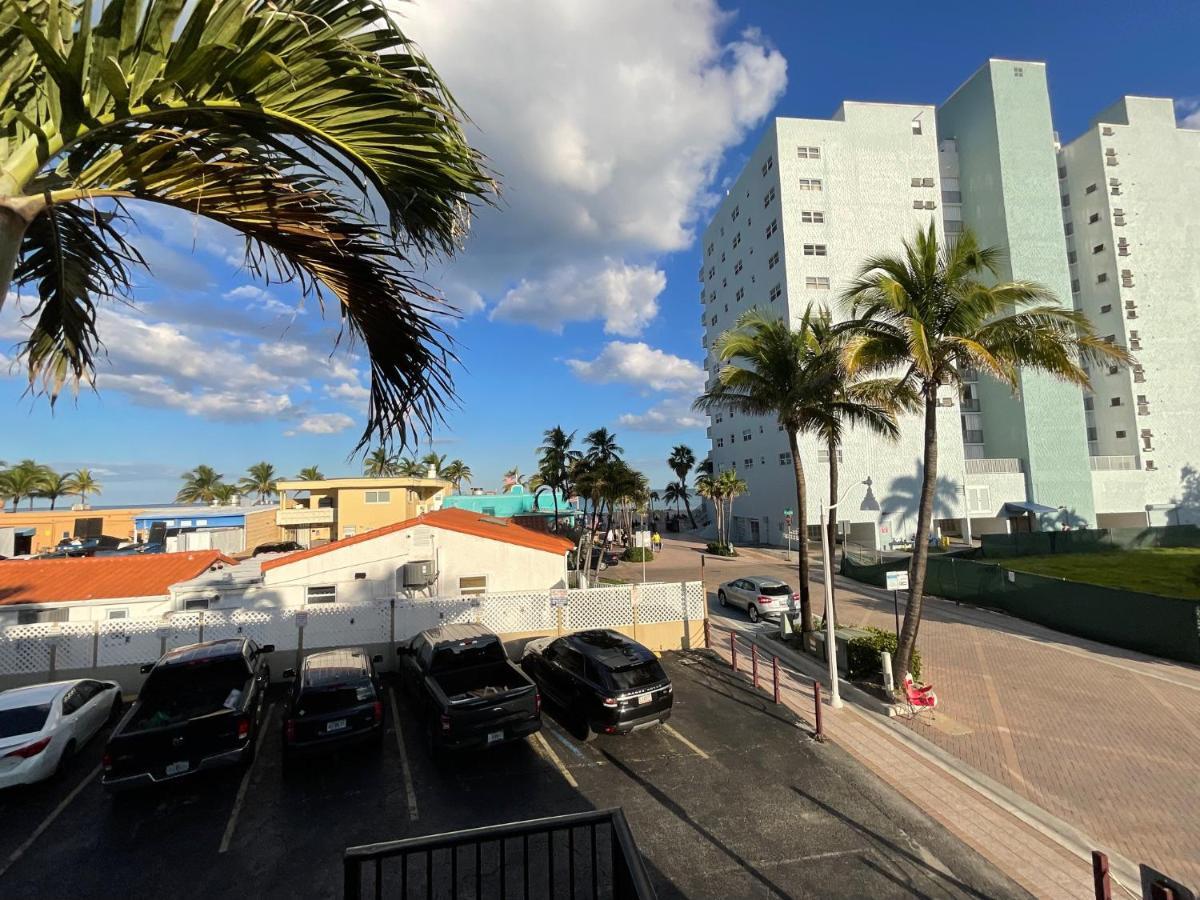 Tropic Isle Hotel & Apartment ハリウッド エクステリア 写真