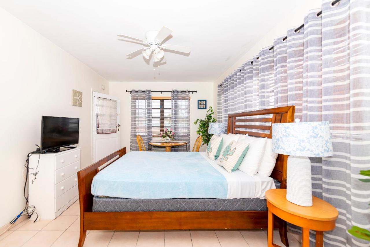 Tropic Isle Hotel & Apartment ハリウッド エクステリア 写真