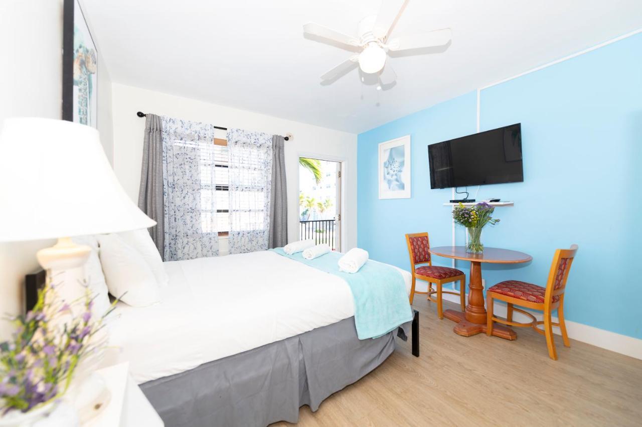 Tropic Isle Hotel & Apartment ハリウッド エクステリア 写真