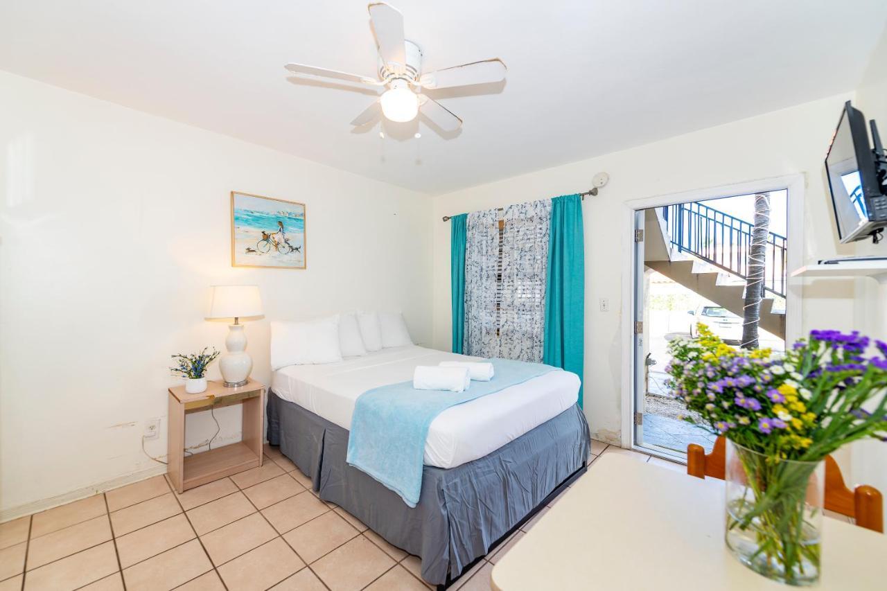 Tropic Isle Hotel & Apartment ハリウッド エクステリア 写真